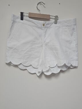 Lilly Pulitzer White Scalloped Hem Shorts
